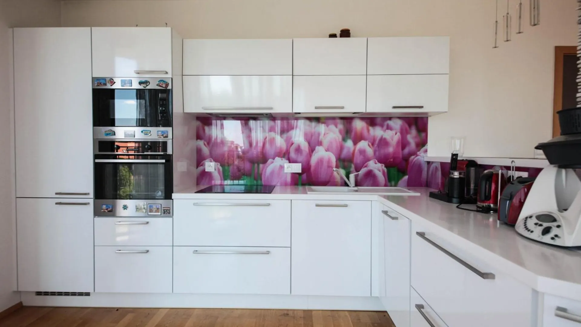 Cosy And Spacious Apartment With The View To The Garden location